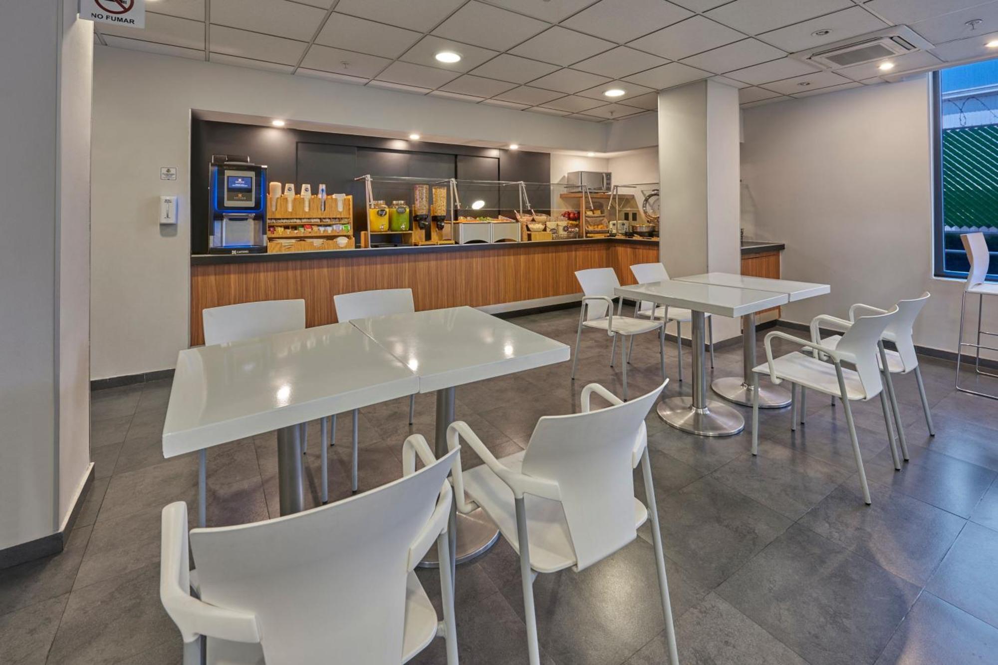 City Express By Marriott Ciudad De Mexico Plaza Central Екстер'єр фото